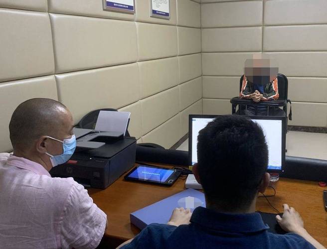 股票配资是什么 男子陷债务危机伪造截图骗钱 重庆警方破获合同诈骗案