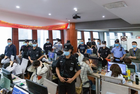 成渝警方破获高额股票配资诈骗案，揪出背后犯罪团伙