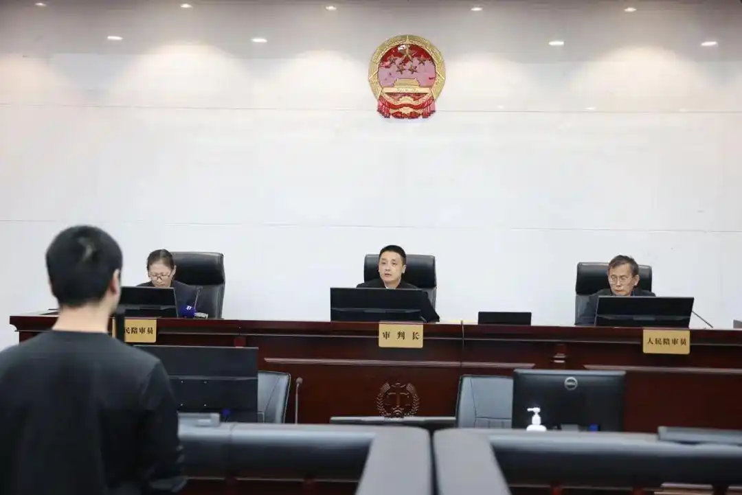 徐汇区检察院起诉股票场外配资案_股票场外配资非法经营案_南京股票配资平台
